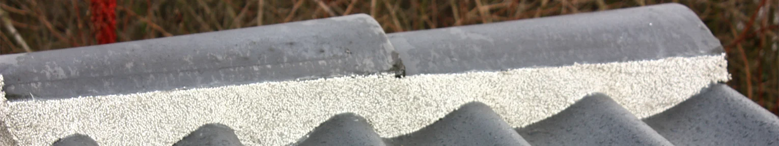 Réparation et collage simples de tuiles détachées